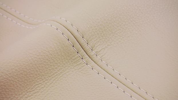 44 - elfenbein kontrastné šitie 44 - elfenbein kontrastné šitie